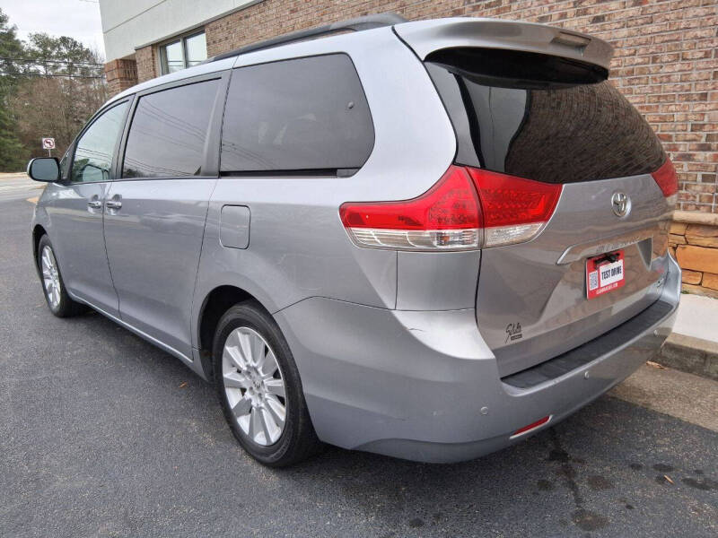 2013 Toyota Sienna XLE 7-Passenger