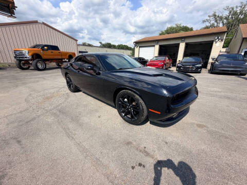 2017 Dodge Challenger SXT Plus