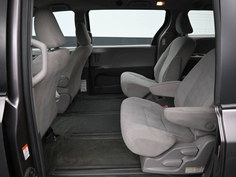 2016 Toyota Sienna L 7-Passenger
