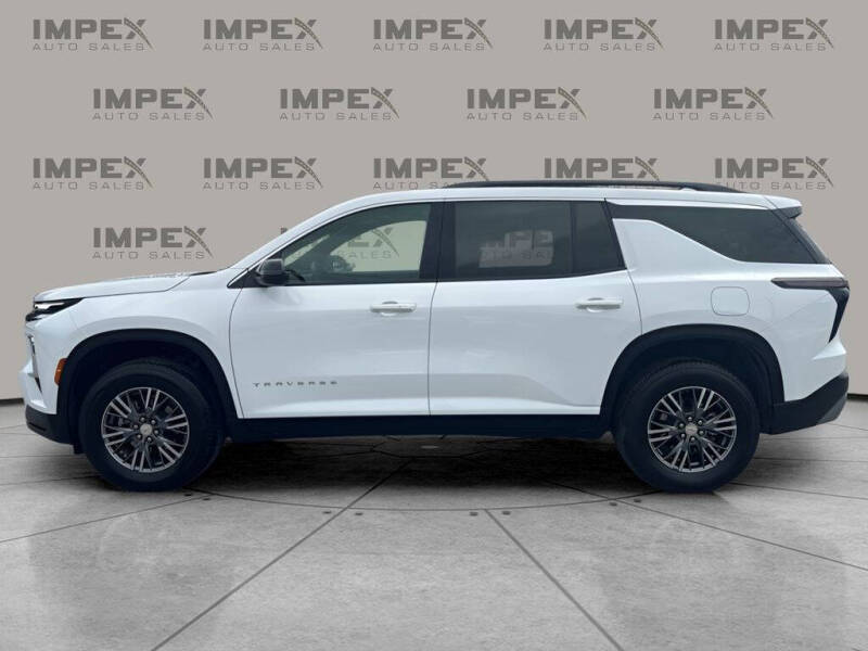 2025 Chevrolet Traverse LT