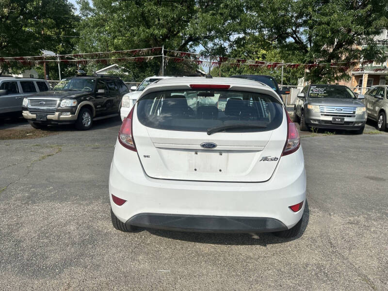 2015 Ford Fiesta SE