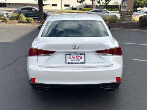 2017 Lexus IS 200t