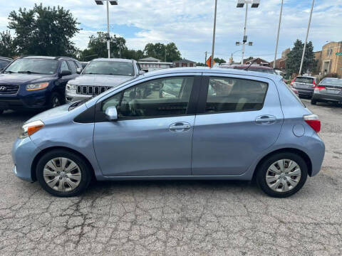 2013 Toyota Yaris 5-Door LE