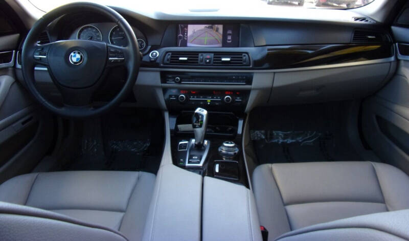 2012 BMW 5 Series 528i