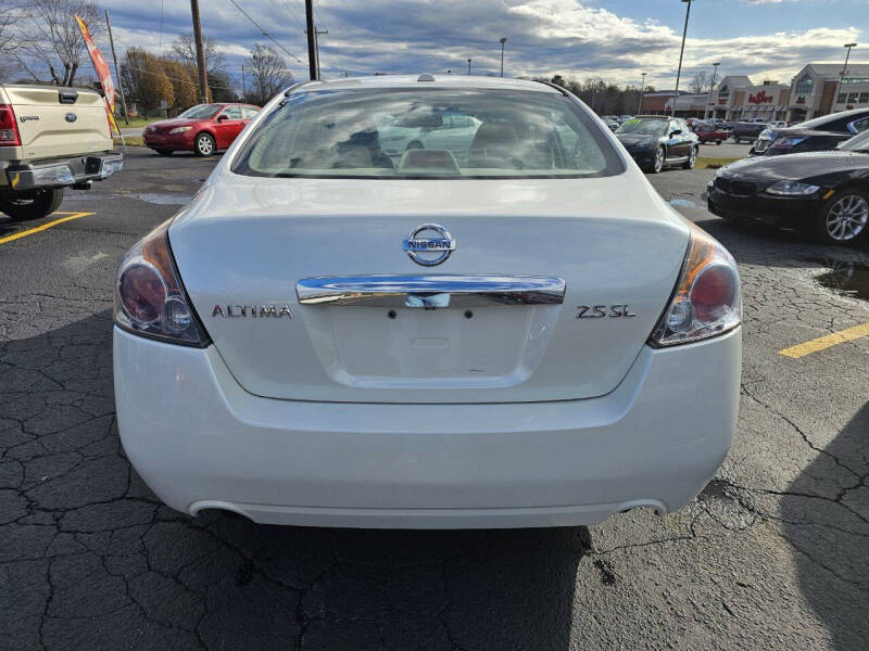 2010 Nissan Altima S photo 7