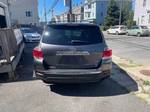 2011 Toyota Highlander SE