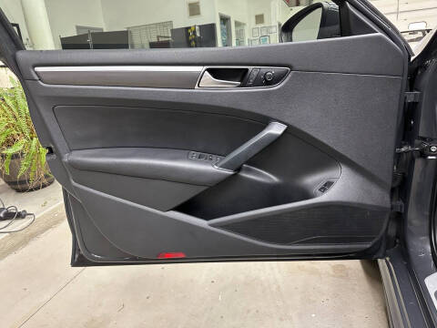 2017 Volkswagen Passat 1.8T R-Line