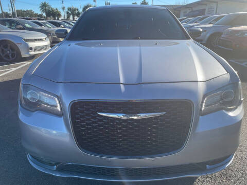 2017 Chrysler 300 Limited