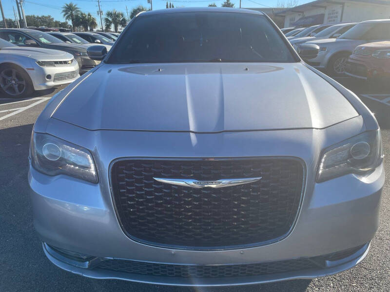 2017 Chrysler 300 Limited