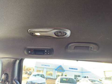 2025 Chrysler Voyager LX