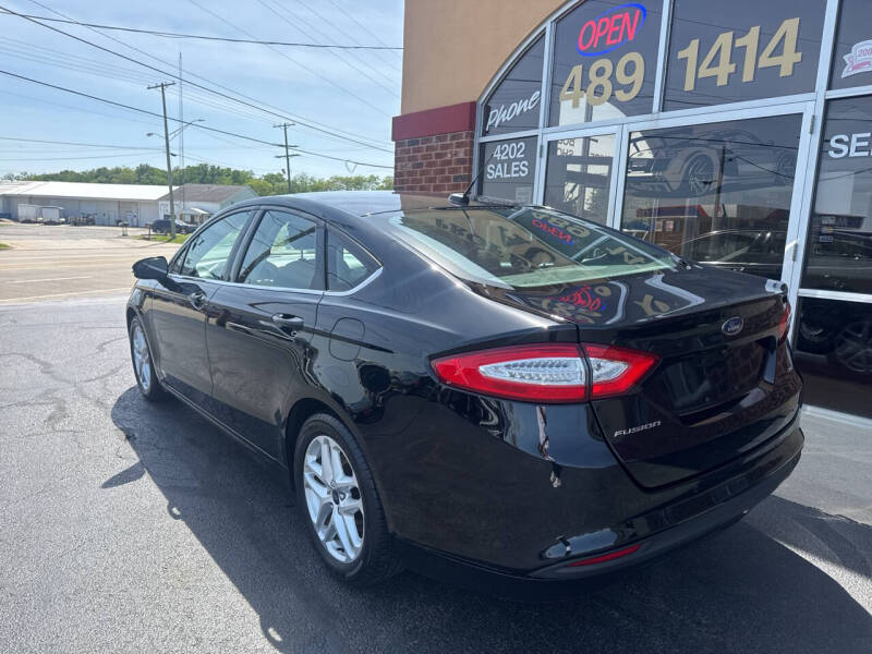 2016 Ford Fusion SE
