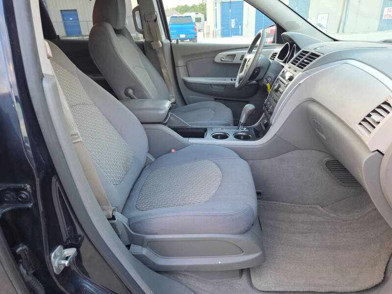 2011 Chevrolet Traverse LS