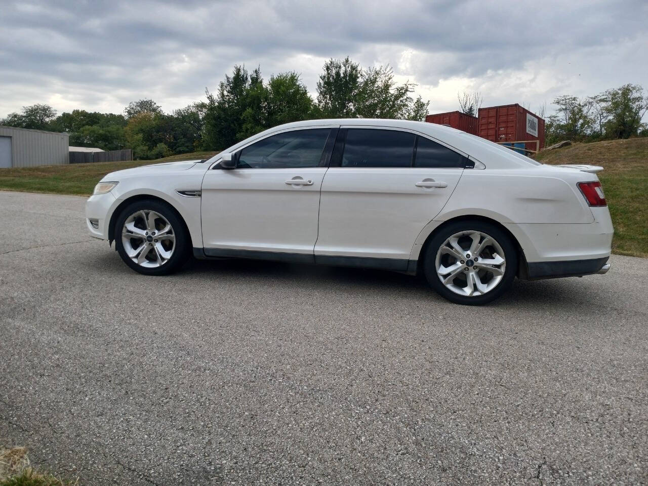 2010 Ford Taurus for sale at Fast Track Auto Mart in Kansas City, MO