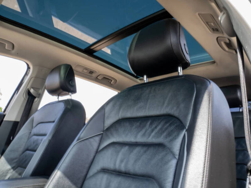 2018 Volkswagen Tiguan 2.0T SEL Premium