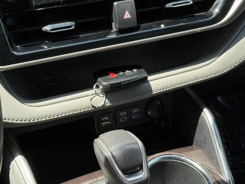 2022 Toyota Highlander Platinum