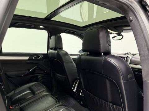 2016 Porsche Cayenne GTS