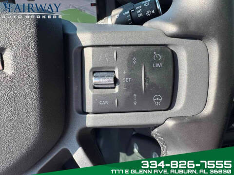 2024 Land Rover Defender 130 P400 X-Dynamic SE