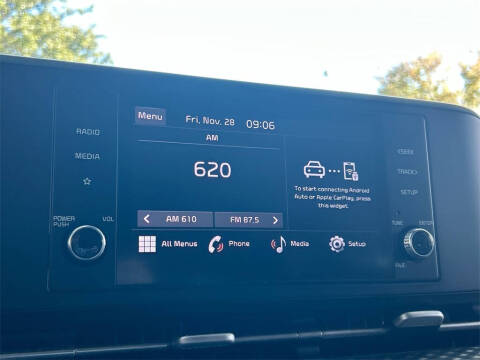 2023 Kia Carnival LX