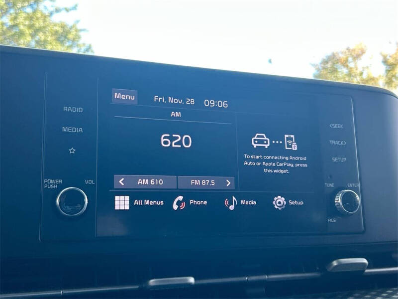 2023 Kia Carnival LX