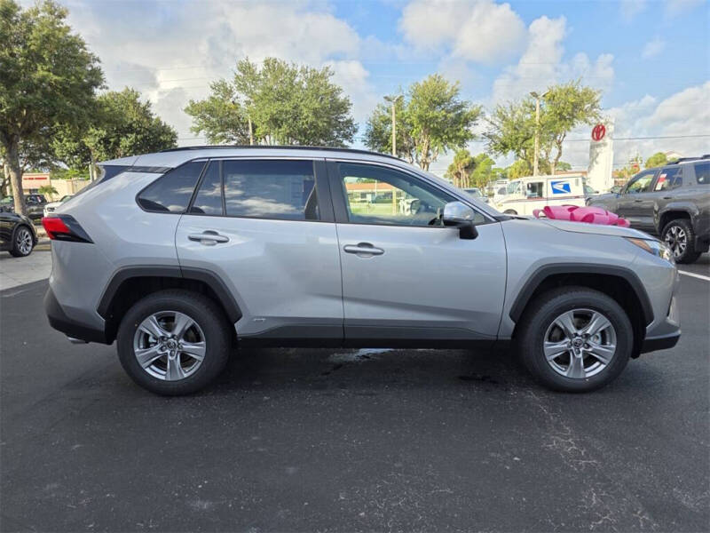 2025 Toyota RAV4 Hybrid LE