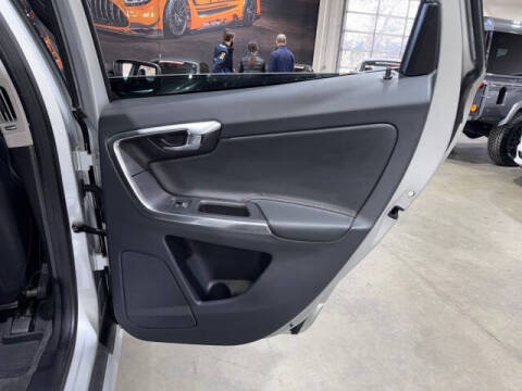 2017 Volvo XC60 T6 Dynamic