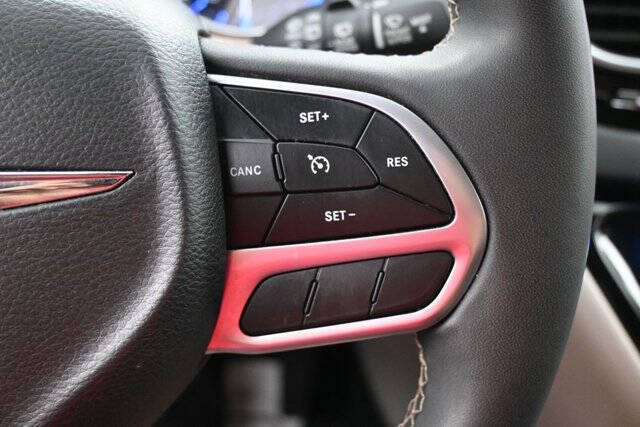 2022 Chrysler Voyager LX