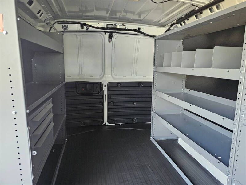 2025 Chevrolet Express 2500