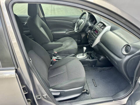 2017 Nissan Versa 1.6 SV