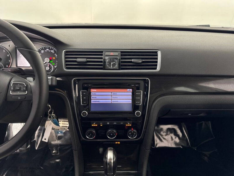 2015 Volkswagen Passat 1.8T Sport