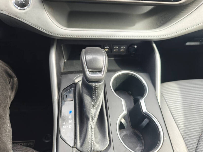 2023 Toyota Highlander LE