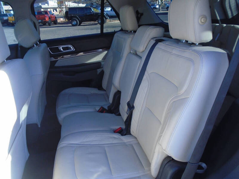 2017 Ford Explorer Platinum