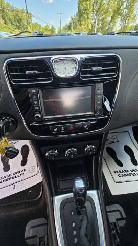 2011 Chrysler 200 Limited