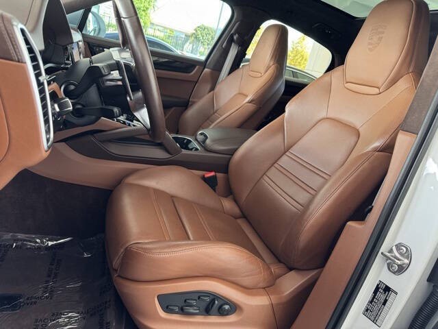 2023 Porsche Cayenne GTS Coupe