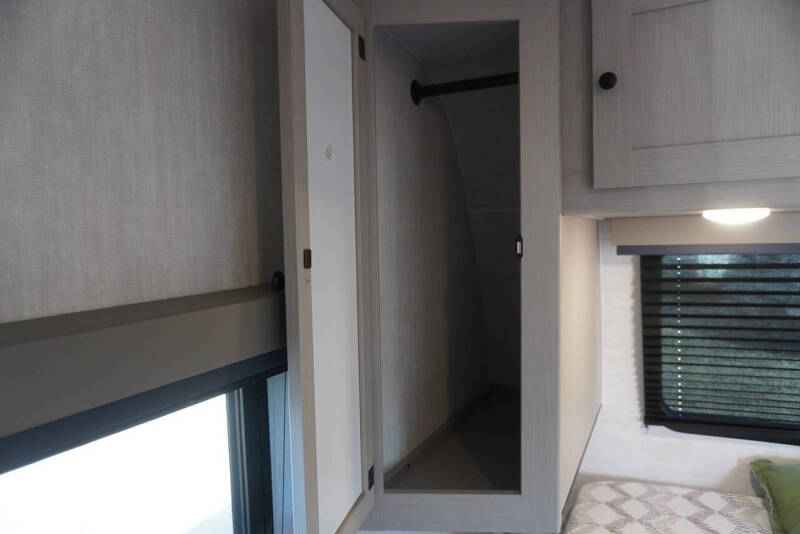 2025 Coachmen RV Apex Ultra-Lite