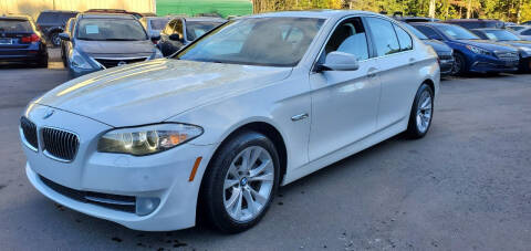 2013 BMW 5 Series for sale at GEORGIA AUTO DEALER LLC in Buford GA