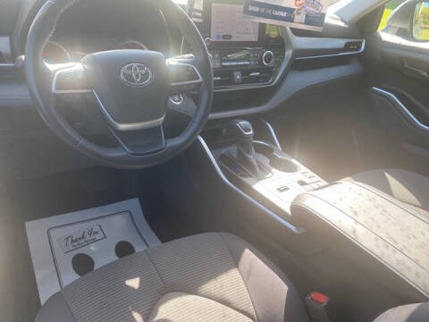 2023 Toyota Highlander LE