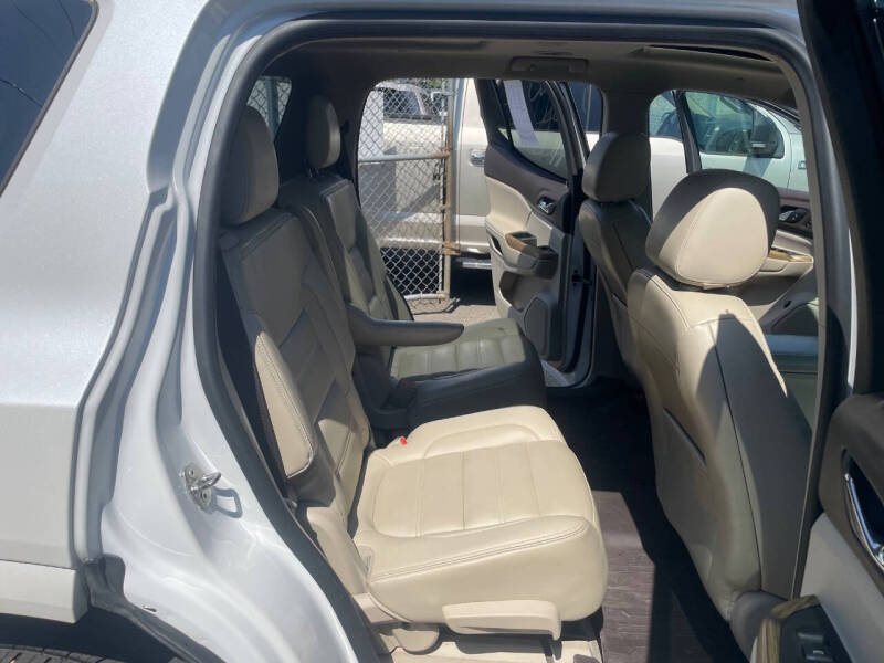 2017 GMC Acadia Denali