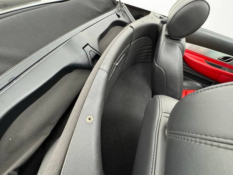 2002 Ford Thunderbird Deluxe