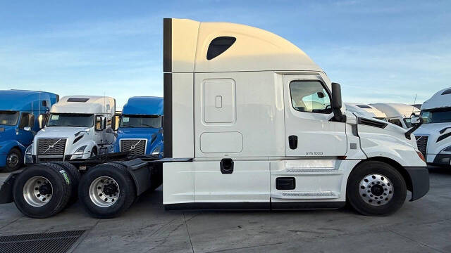 2020 Freightliner Cascadia for sale at KING TRUCK TRAILER SALES in Bakersfield, CA