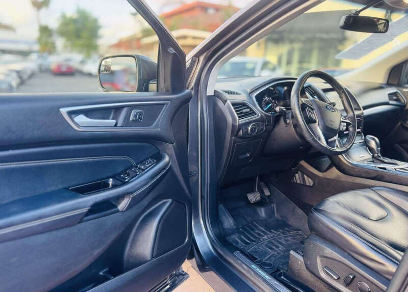 2017 Ford Edge Titanium