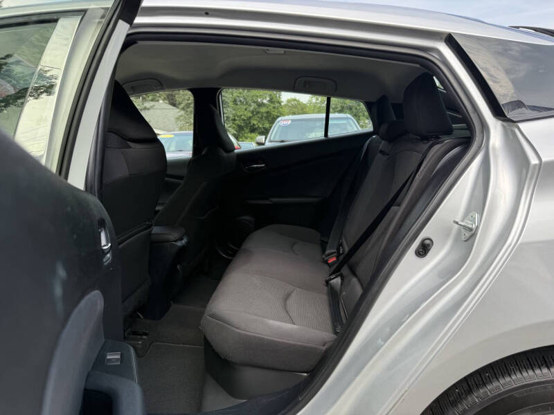 2020 Toyota Prius LE