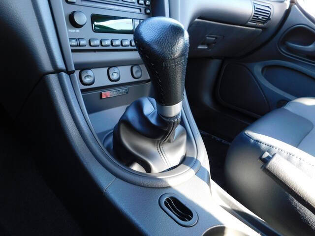 2004 Ford Mustang GT Deluxe