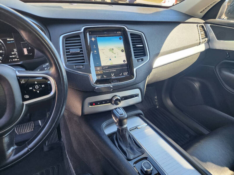 2018 Volvo XC90 T5 Momentum 7-Passenger