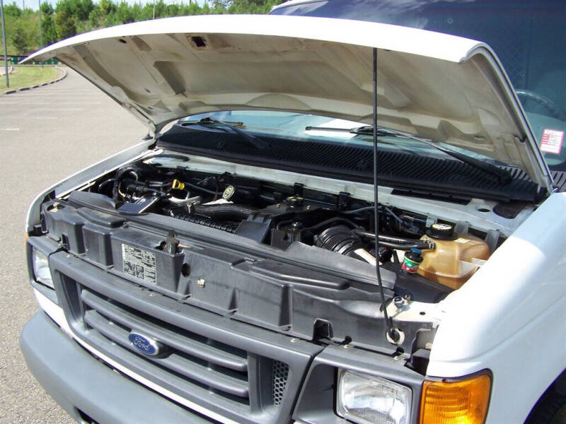 2005 Ford E-Series E-350 SD