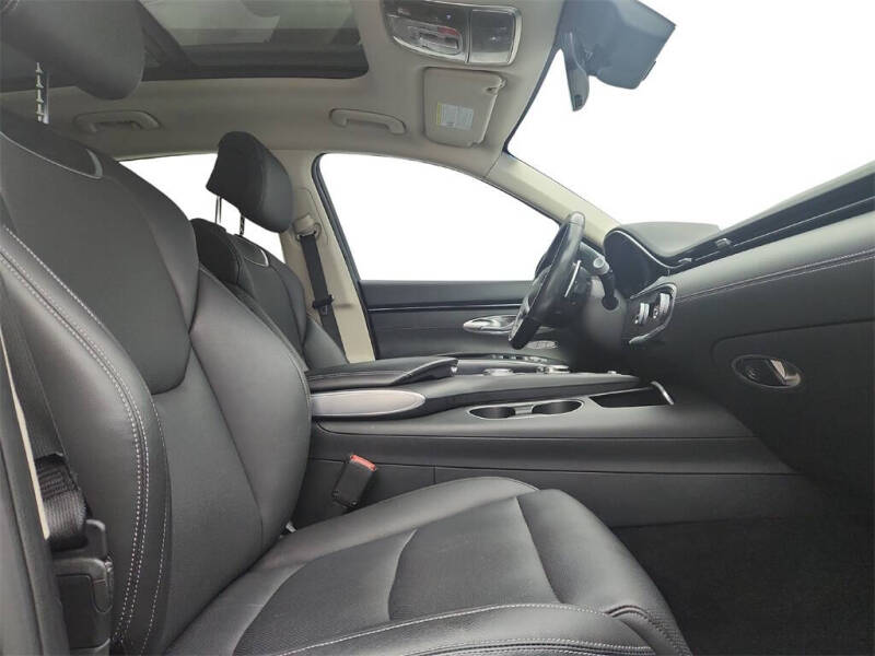 2022 Genesis GV70 2.5T Standard