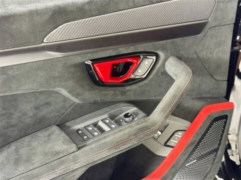 2023 Lamborghini Urus Performante