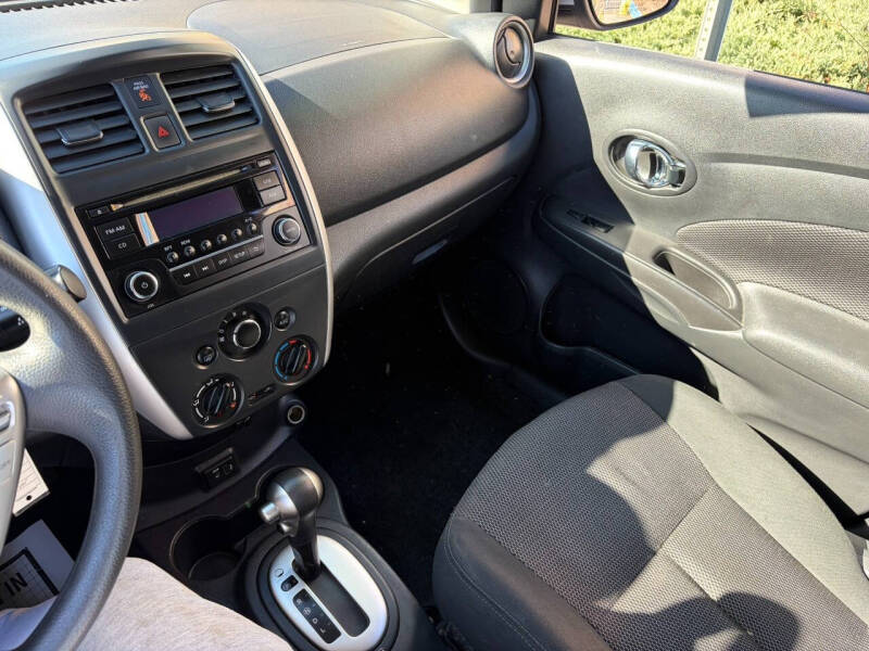 2018 Nissan Versa SV