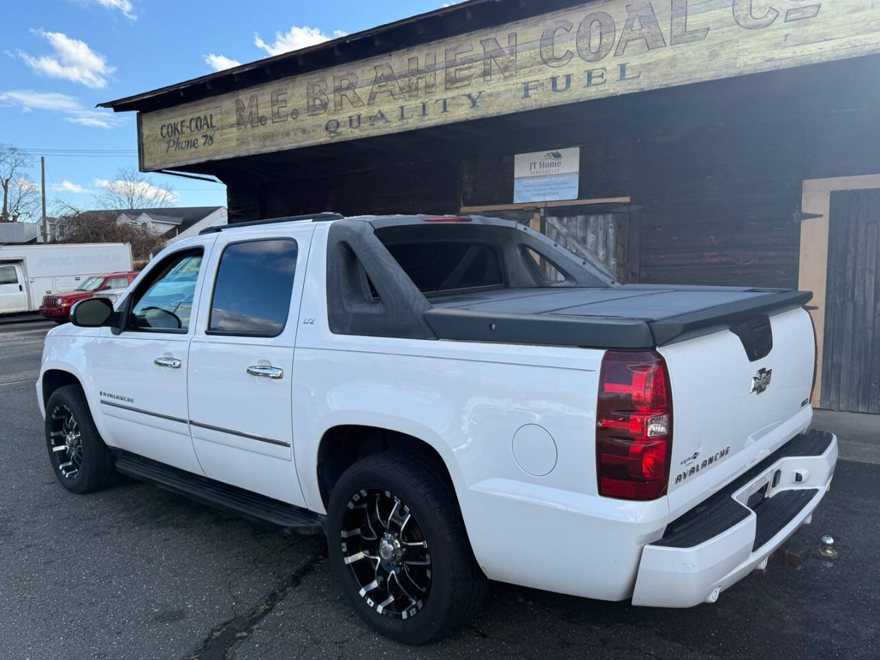 2009 Chevrolet Avalanche for sale at Drive X in Oakville, CT