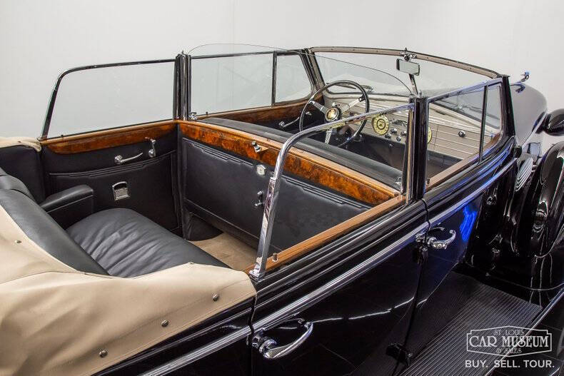 1937 Cadillac Series 85