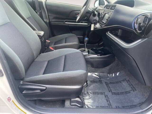 2016 Toyota Prius c Two